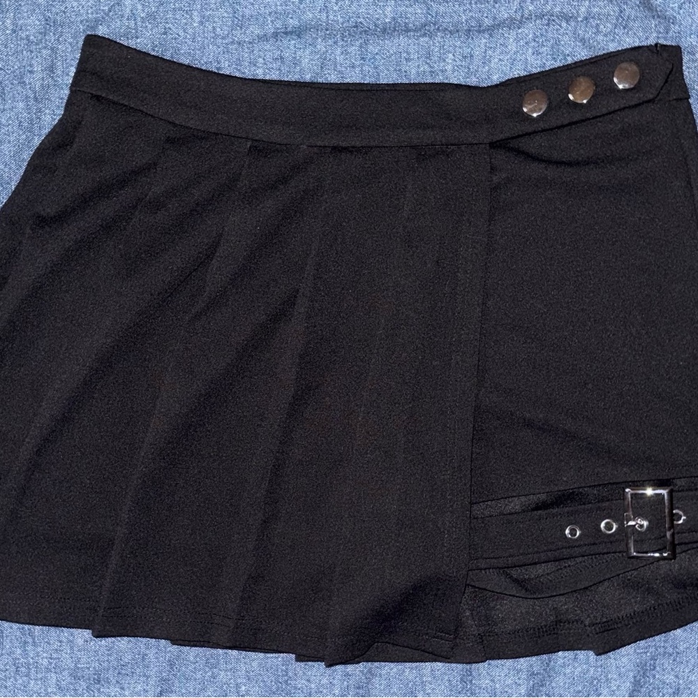Fashion Nova Black Asymmetric Pleated Mini Skirt with Buckle Detail - Picture 3 of 8
